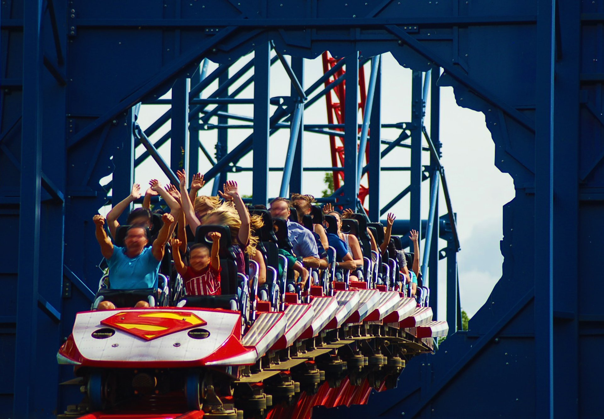 SUPERMAN™ The Ride | Six Flags New England